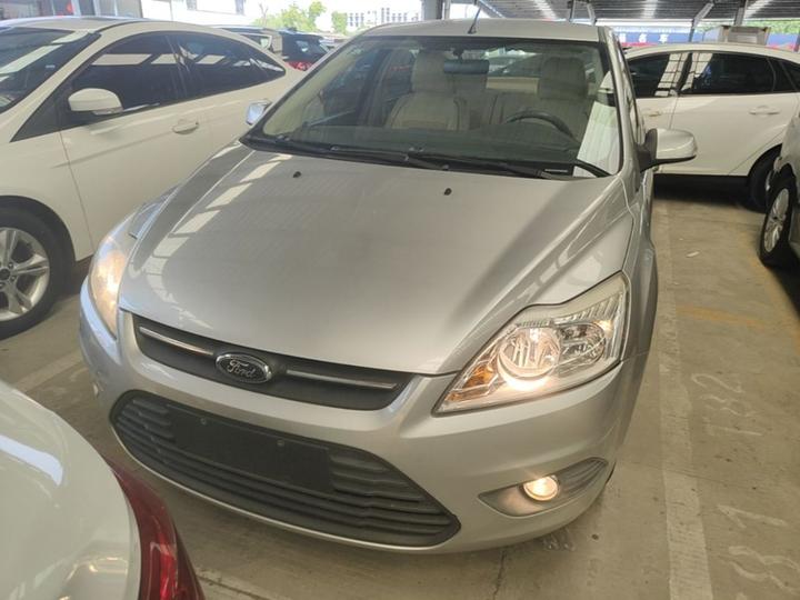 Focus 2013 Sedan Classic 1.8L AT photo 2
