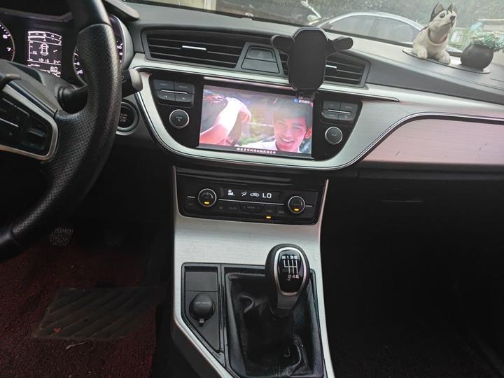 Emgrand GL 2017 1.8L MT Elite photo 5