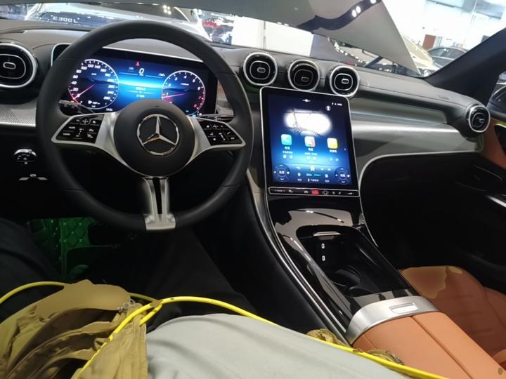 GLC 2025 GLC 260 L 4MATIC Dynamic photo 5
