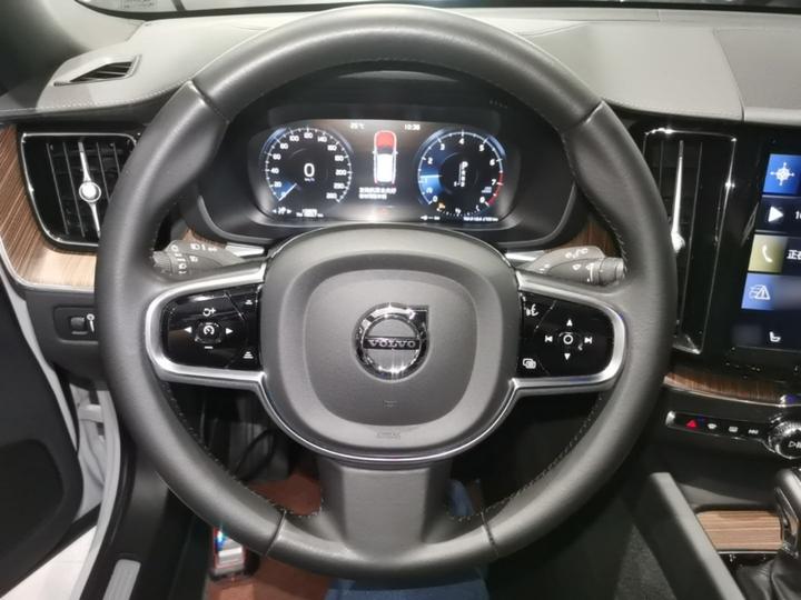 XC60 2021 T5 AWD Luxury photo 5