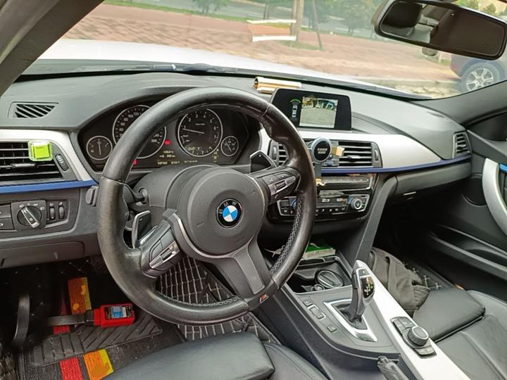 3 Series 2018 320i M Sport Package photo 2