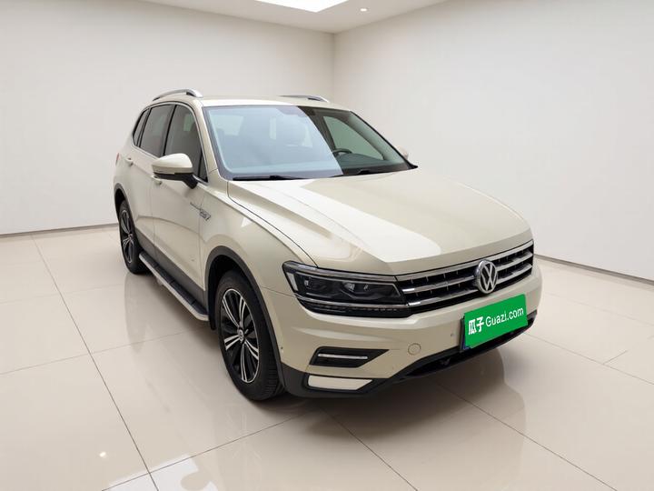 Tiguan L 2017 330TSI AT RWD Flagship photo 3