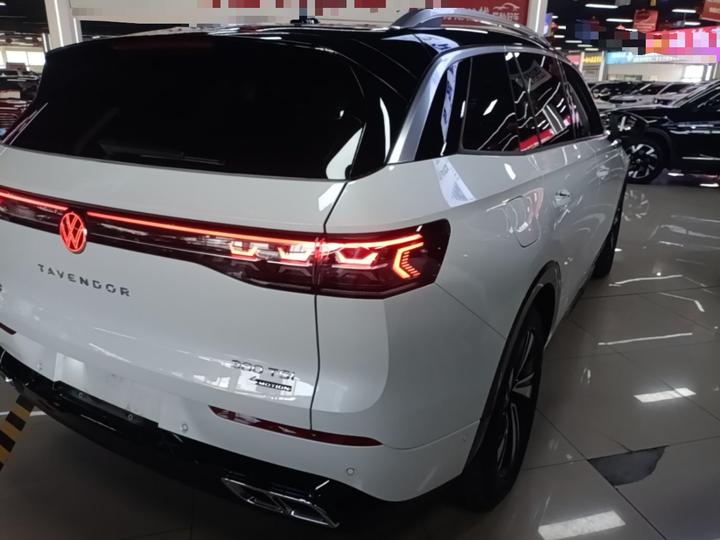 2024 Facelift 380TSI AWD R-Line photo 4