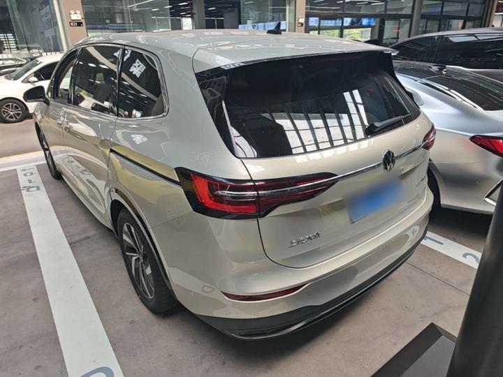 Viloran 2020 330TSI Luxury photo 4