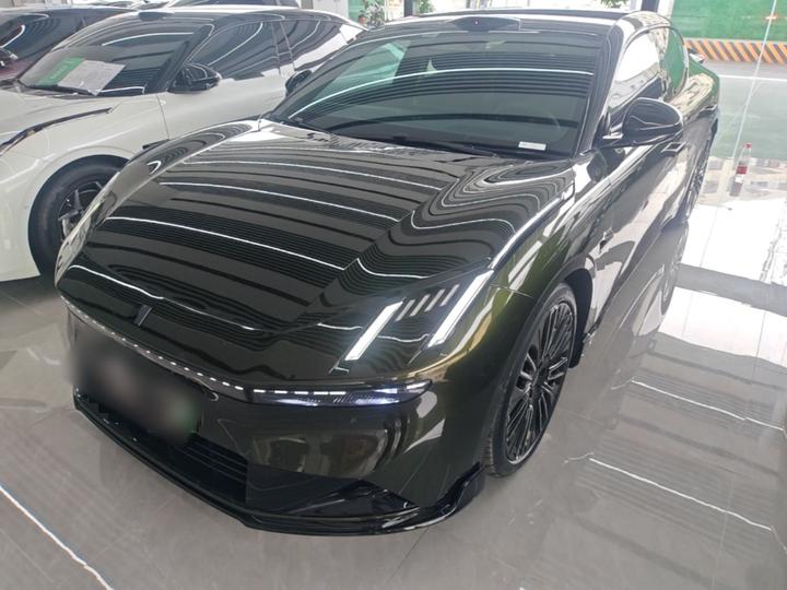 10 EM-P 2025 240 AWD Ultra Sport