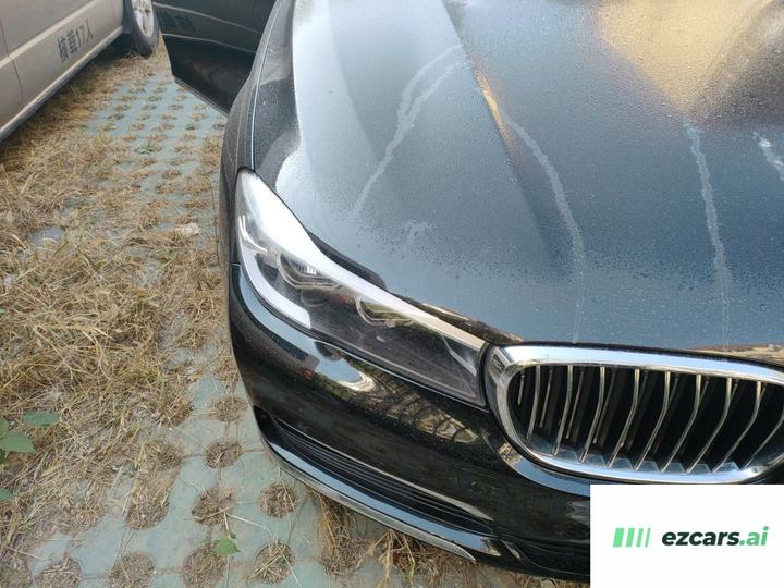 7 Series 2017 730Li Leading photo 7
