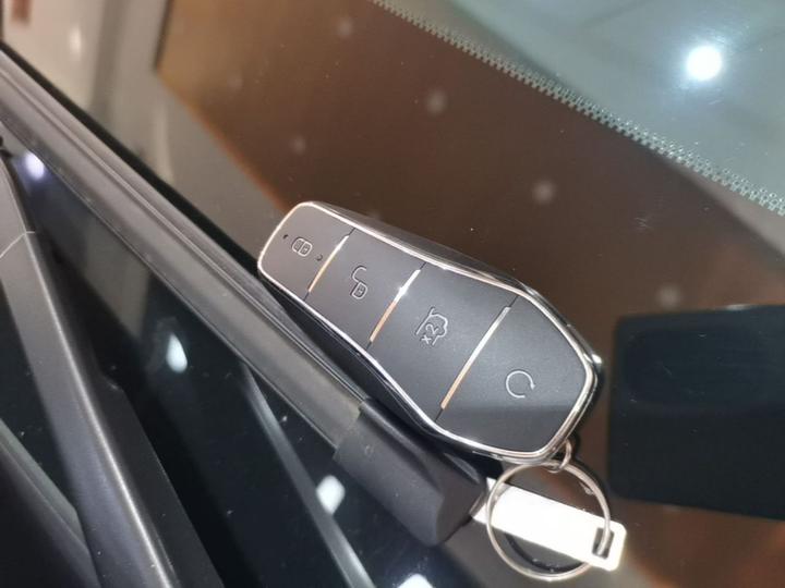 Song L EV 2025 ADAS 662km LiDAR Excellence photo 8