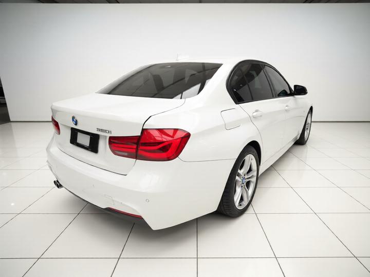3 Series 2018 320i M Sport Package photo 4