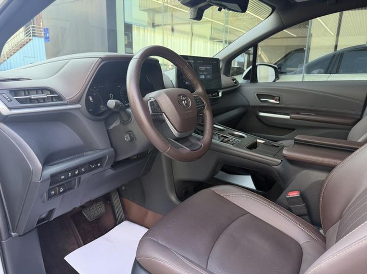 Granvia 2024 2.5L Hybrid Flagship ULTRA photo 7