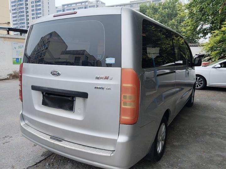 Refine M3 2019 PLUS 1.8L Luxury photo 4