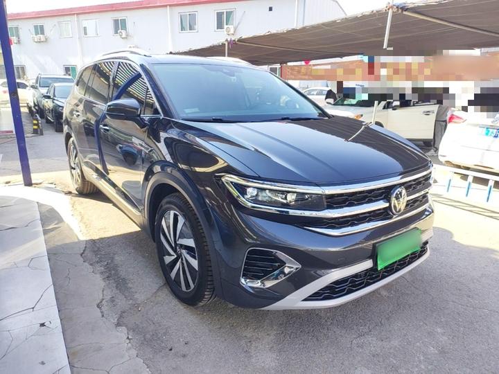 2021 380TSI AWD Luxury Pro photo 3