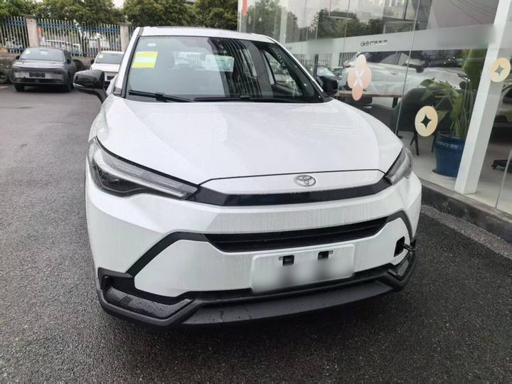 Frontlander 2026 2.0L Smart Hybrid Leading photo 2