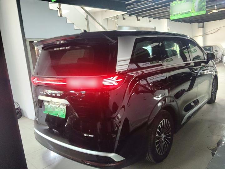 D9 2024 EV 600 AWD Premium photo 4