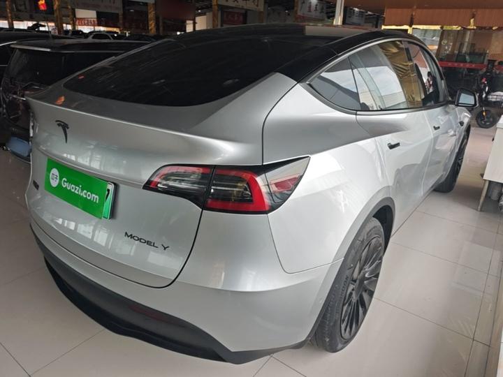 Model Y 2022 Long Range AWD photo 4