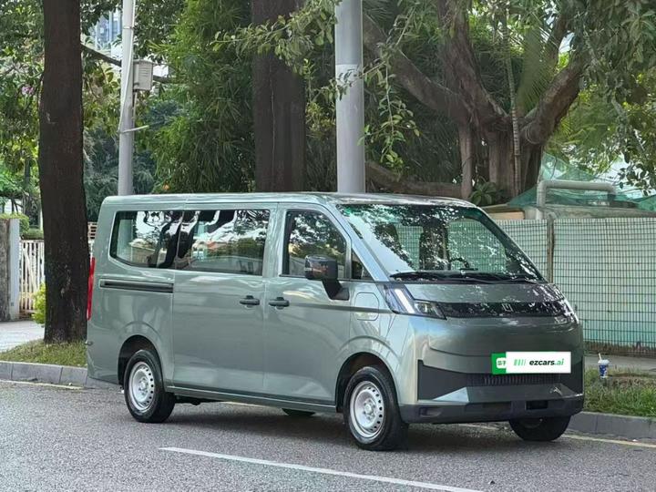 V 2025 V7E 51.4kWh photo 3