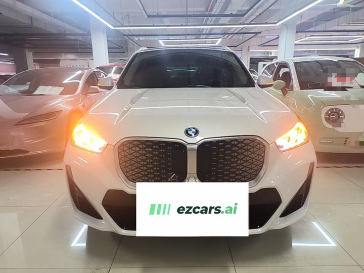 iX1 2023 eDrive25L M Sport Package photo 2