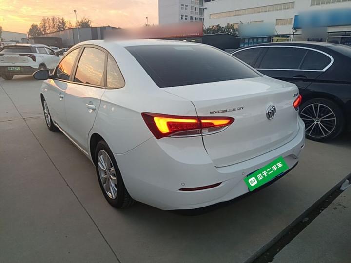 Excelle 2021 Facelift Classic 1.5L AT Elite photo 4
