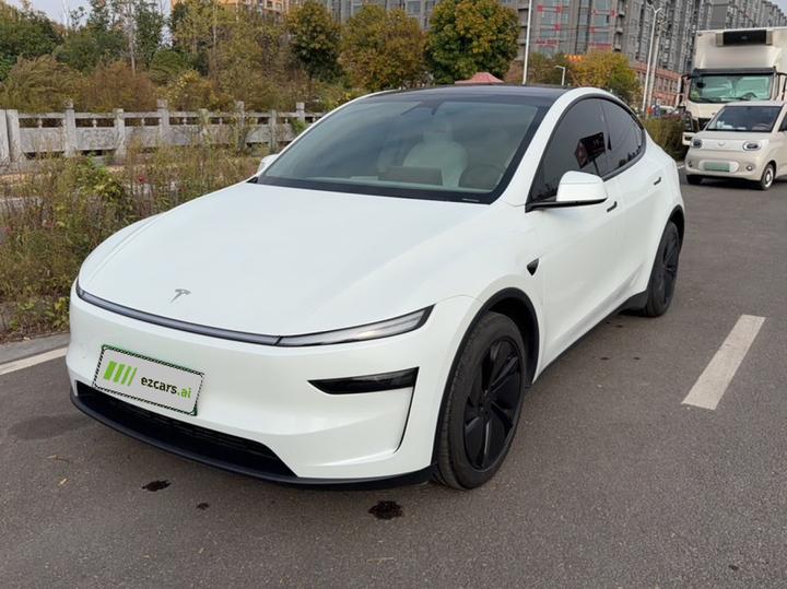 Model Y 2025 RWD