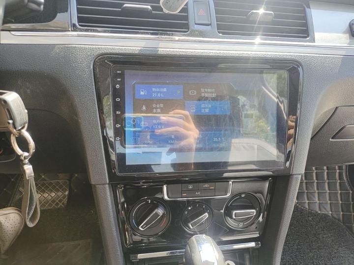 Bora 2015 1.6L AT Comfort photo 8