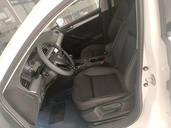 Lamando 2021 230TSI DSG photo 6
