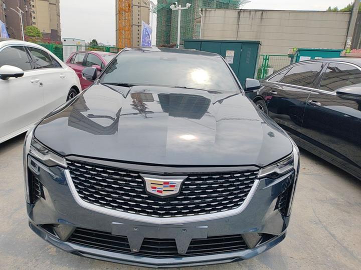 CT4 2022 28T Luxury photo 2