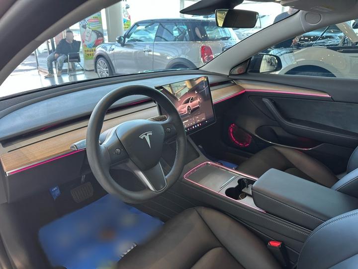Model 3 2022 RWD photo 4