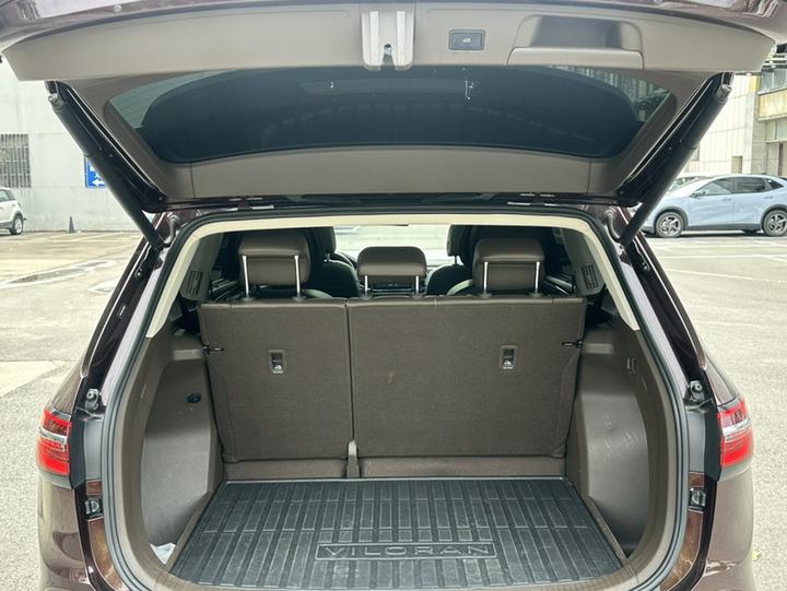 Viloran 2020 380TSI Flagship photo 8