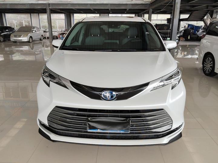 Sienna 2023 2.5L Hybrid Luxury photo 2