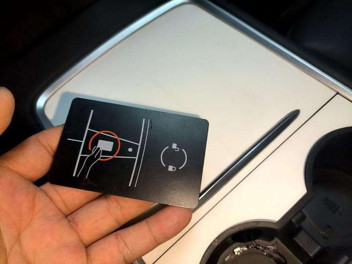 Model Y 2024 RWD photo 8