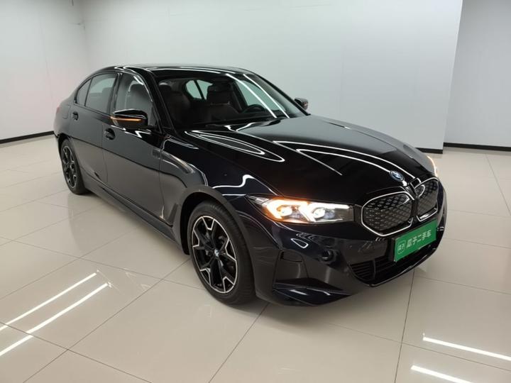 i3 2025 eDrive 40 L M Night Package photo 3