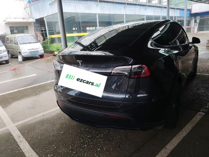 Model Y 2024 RWD photo 5