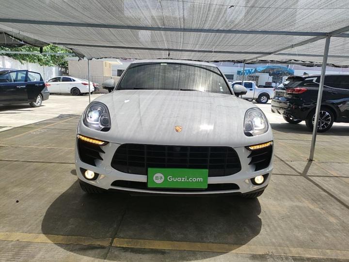 2017 Macan 2.0T photo 2