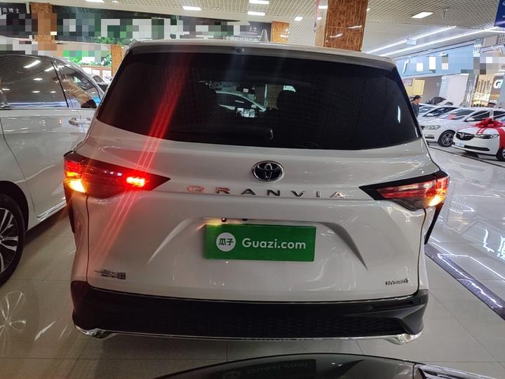 Granvia 2023 2.5L Hybrid Comfort photo 5