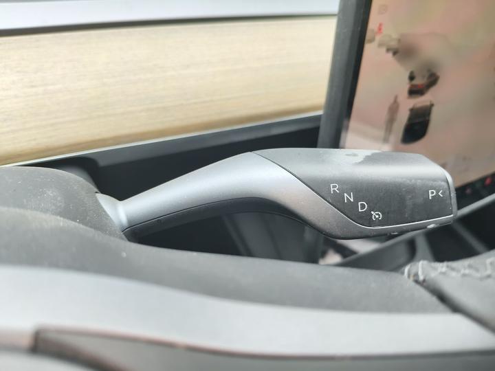 Model Y 2022 RWD photo 6