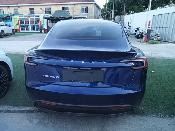 Model 3 2025 RWD photo 3