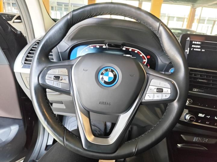 iX3 2021 Facelift Leading photo 6