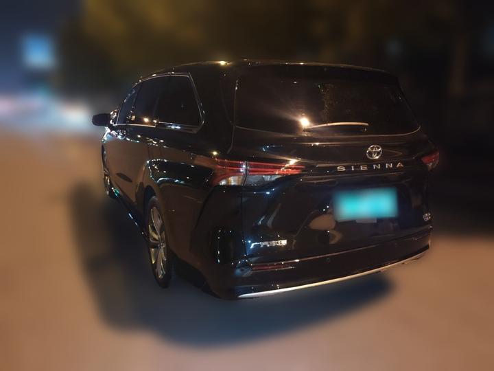 Sienna 2024 2.5L Hybrid Premium photo 4