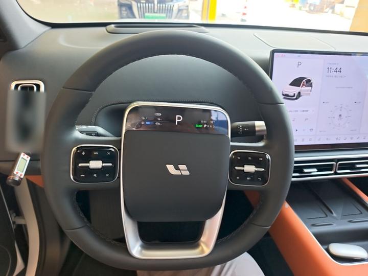 Li Auto L6 2025 Max Smart Refresh Edition photo 6