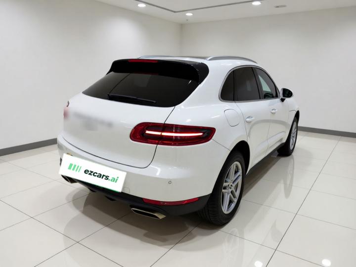 2017 Macan 2.0T photo 6