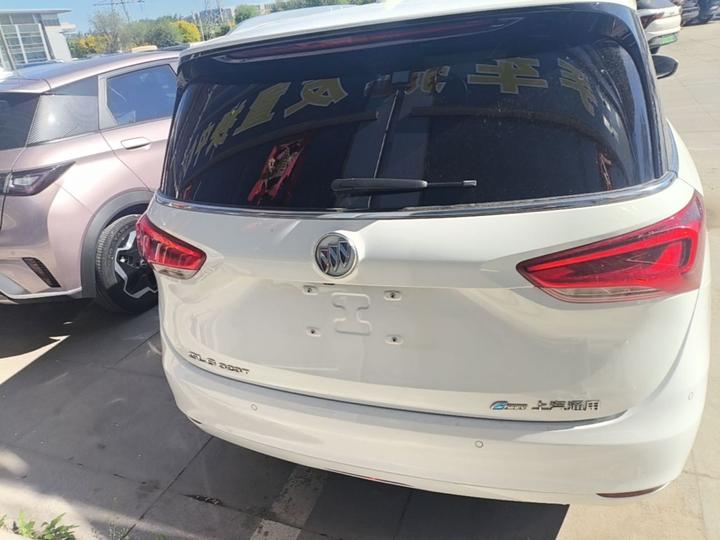 GL6 2021 323T Mild Hybrid Luxury photo 3