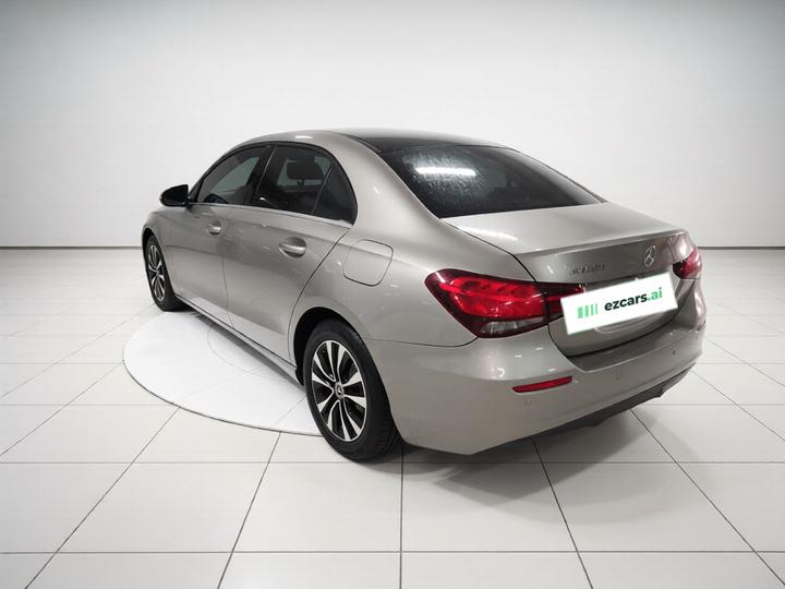 A-Class 2019 A 180 L photo 3