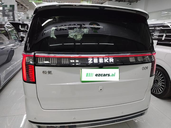 009 2024 7-Seater AWD 108kWh photo 5