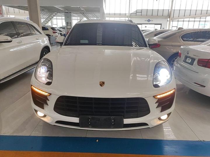 2016 Macan 2.0T photo 2