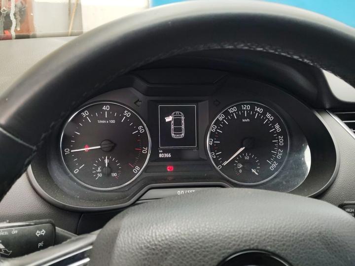 Octavia 2016 1.6L MT photo 4