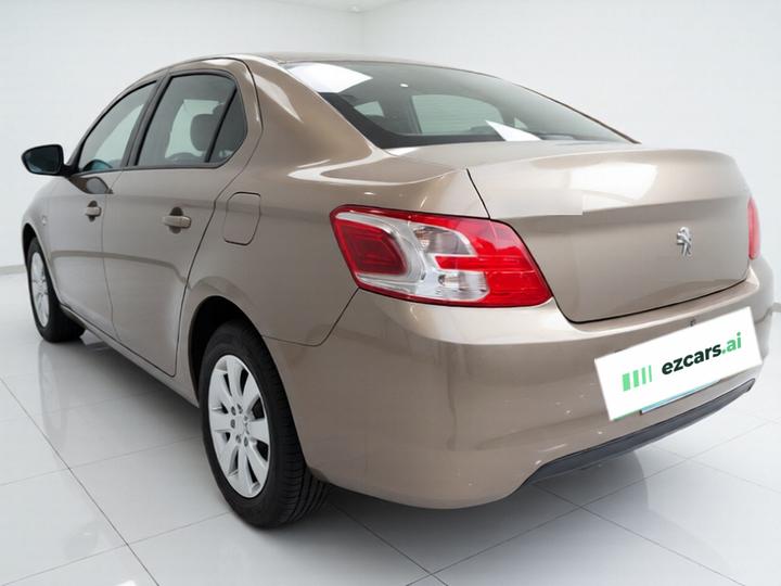 301 2014 1.6L MT Comfort photo 4