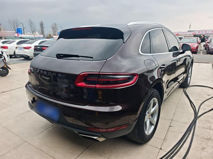 2017 Macan 2.0T photo 4