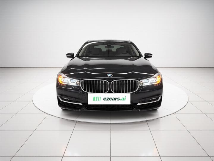 7 Series 2018 730Li Leading Excellence photo 2