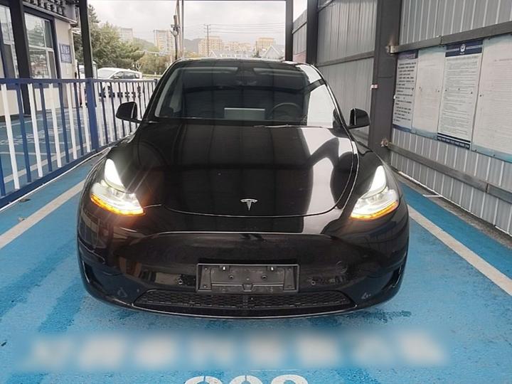 Model Y 2023 RWD photo 2