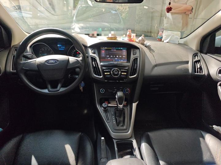 Focus 2015 Hatchback 1.6L AT Comfort photo 5