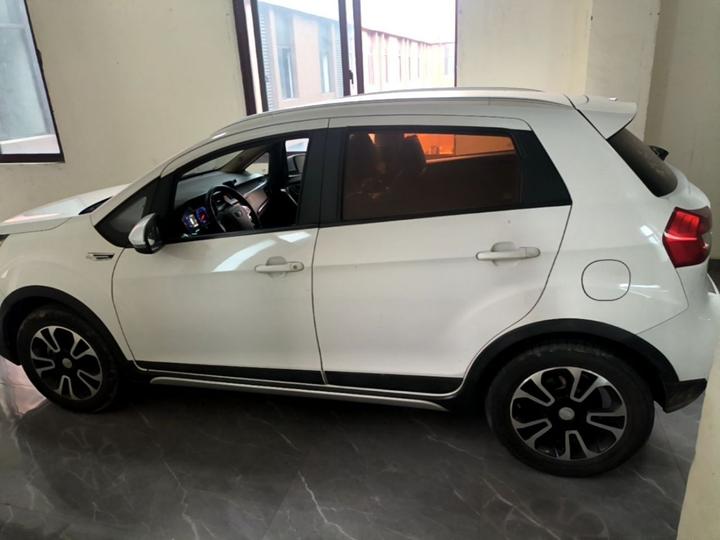 Vision X3 2017 1.5L MT Elite photo 4